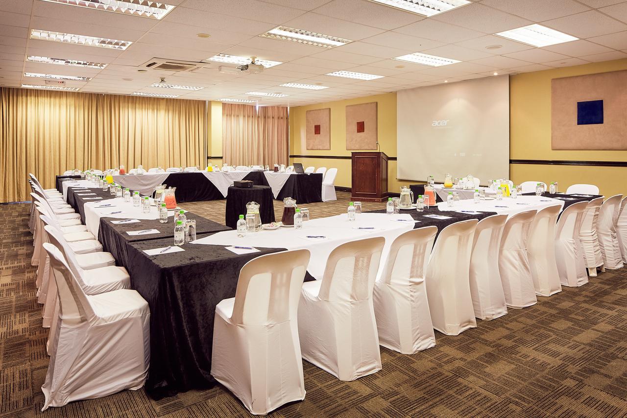 First Group Oceanic Hotel Durban Buitenkant foto